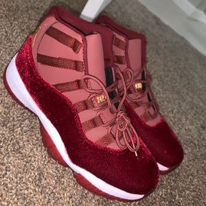 retro 11 maroon
